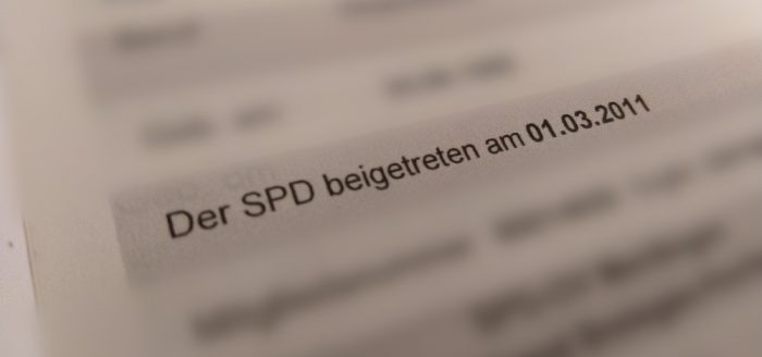 Ausschnitt aus dem Parteibuch mit dem Beitrittsdaum 1.3.2011